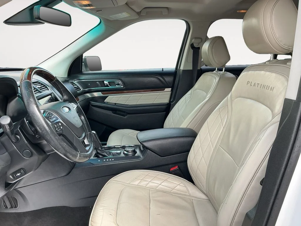 Used 2016 White Ford Platinum image 11