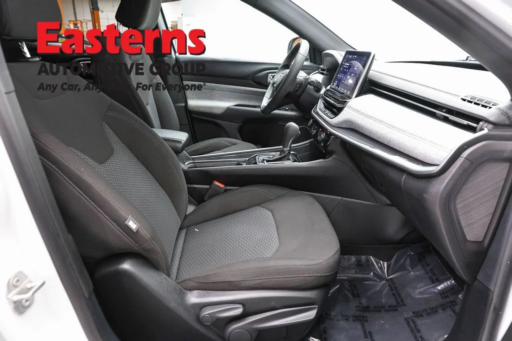 Used 2023 White Jeep Sport image 23