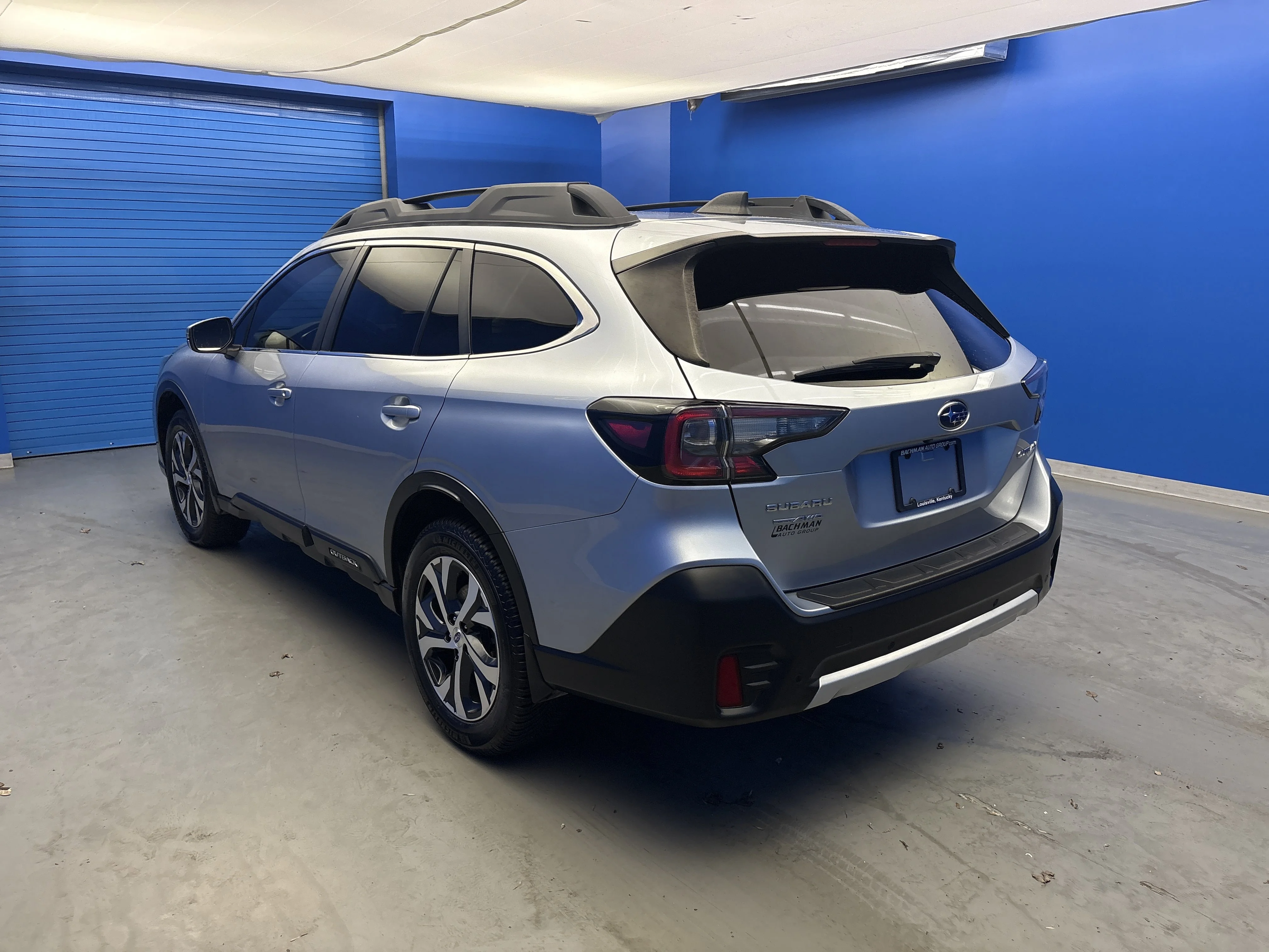 Used 2020 Ice Silver Metallic Subaru Limited image 5