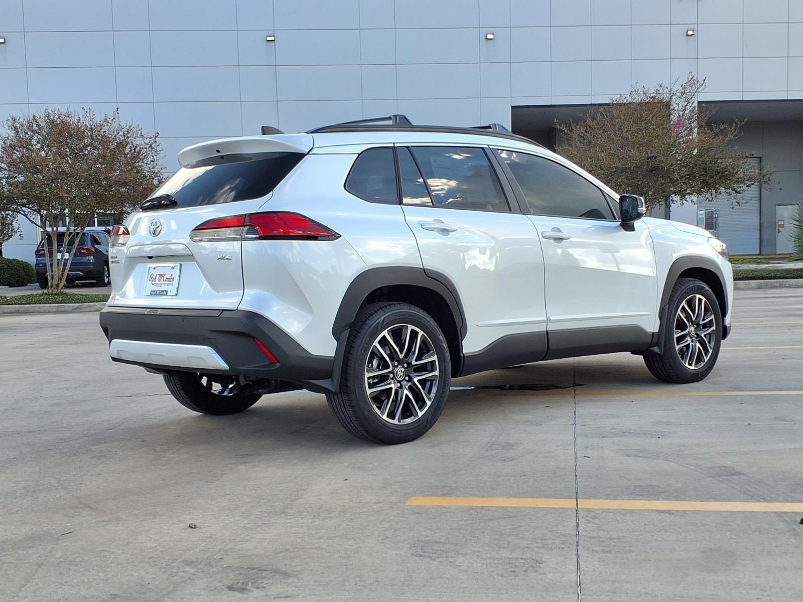 New 2026 Wind Chill Pearl Toyota XLE image 5