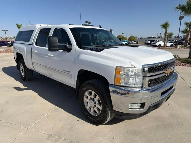 Used 2014 White Chevrolet LTZ image 2