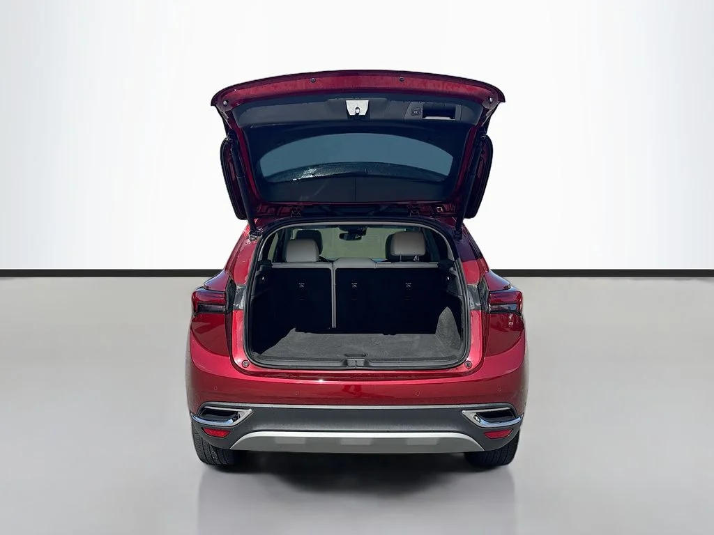 Used 2023 Red Buick Preferred image 9
