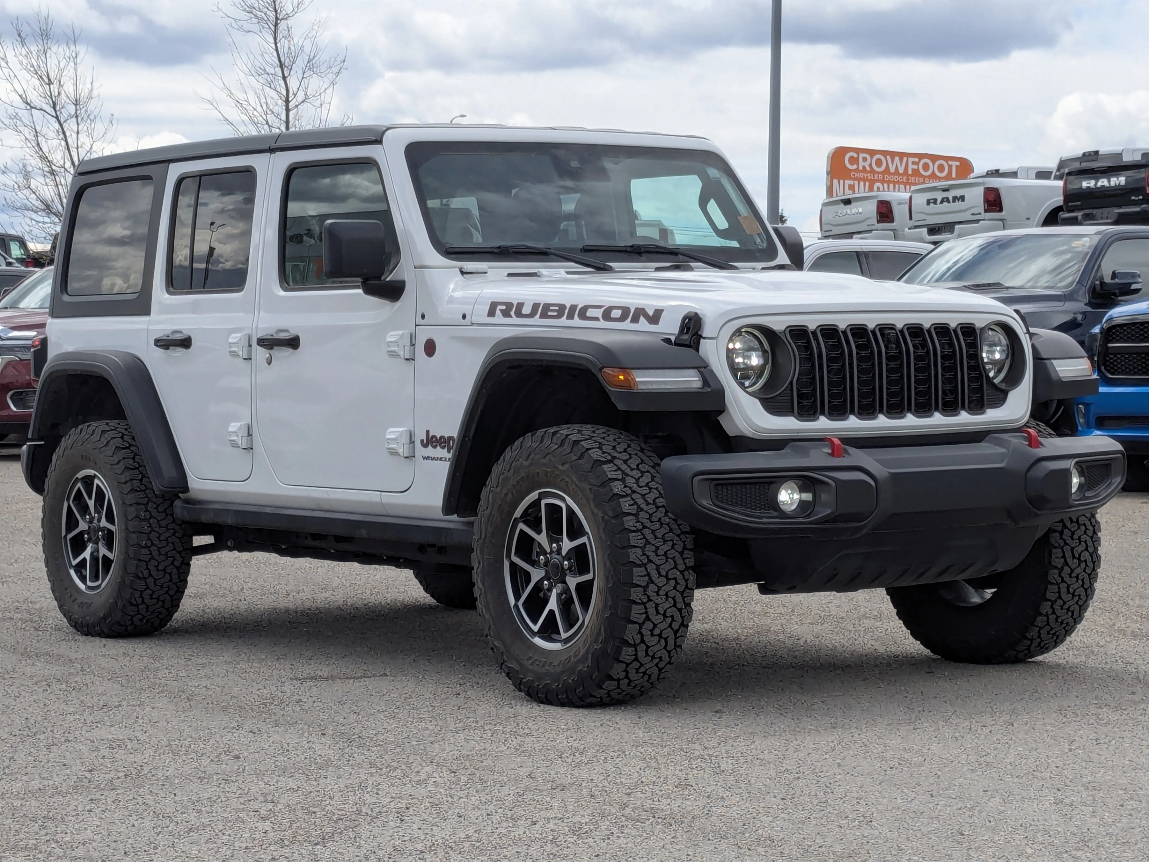 Used 2024 White Jeep Rubicon - Tech Grp - Safety Grp - Alpine Audio - Blind Spot - LED Lighting & More image 2