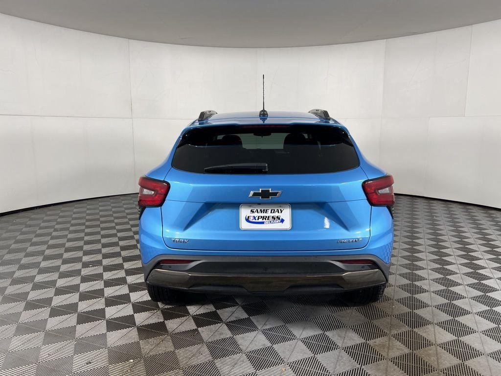 Used 2025 Marina Blue Chevrolet ACTIV image 7