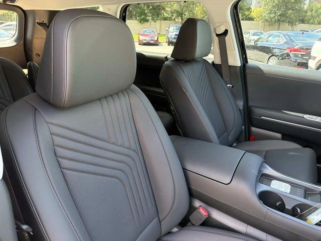 New 2027 Black Hyundai Blue SEL 7P image 15