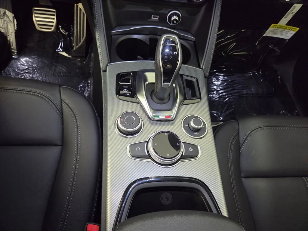 2025 Alfa Romeo Stelvio Base - Photo 11