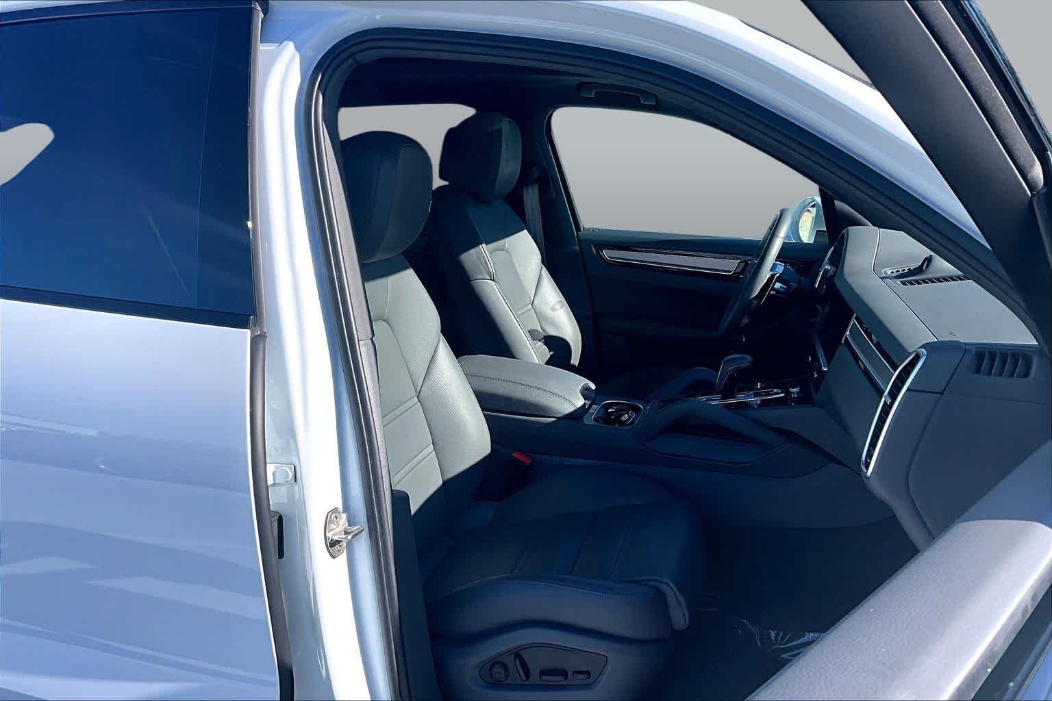 Used 2022 Carrara White Metallic Porsche Platinum Edition image 17