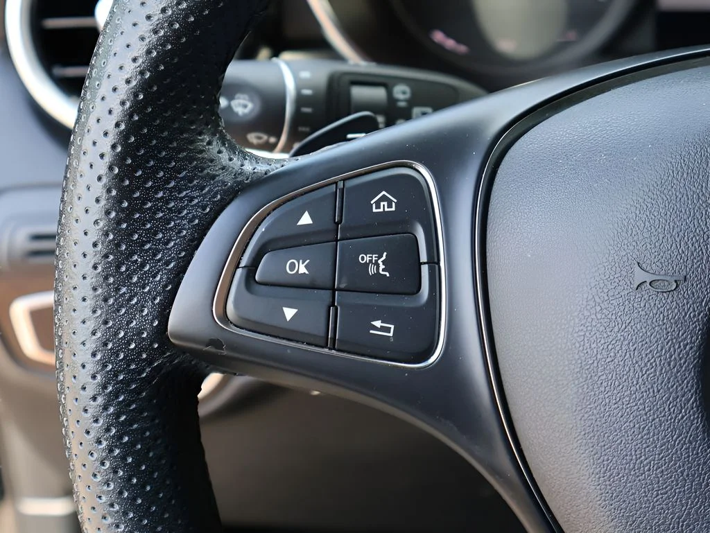 Used 2019 Black Mercedes-Benz GLC 300 image 28