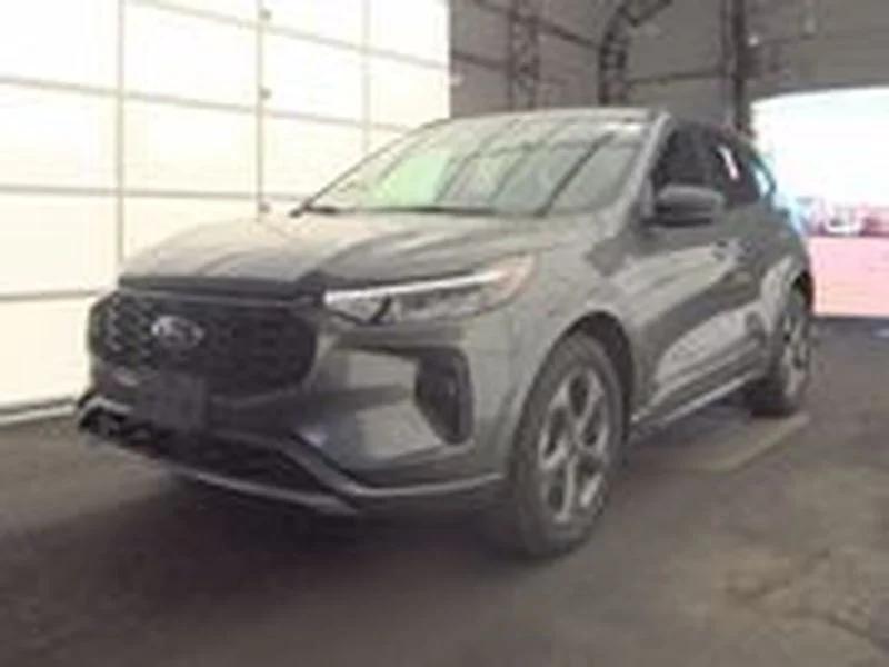 2023 Ford Escape ST-Line AWD's photo