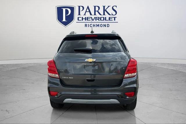 Used 2018 Gray Chevrolet LT image 6