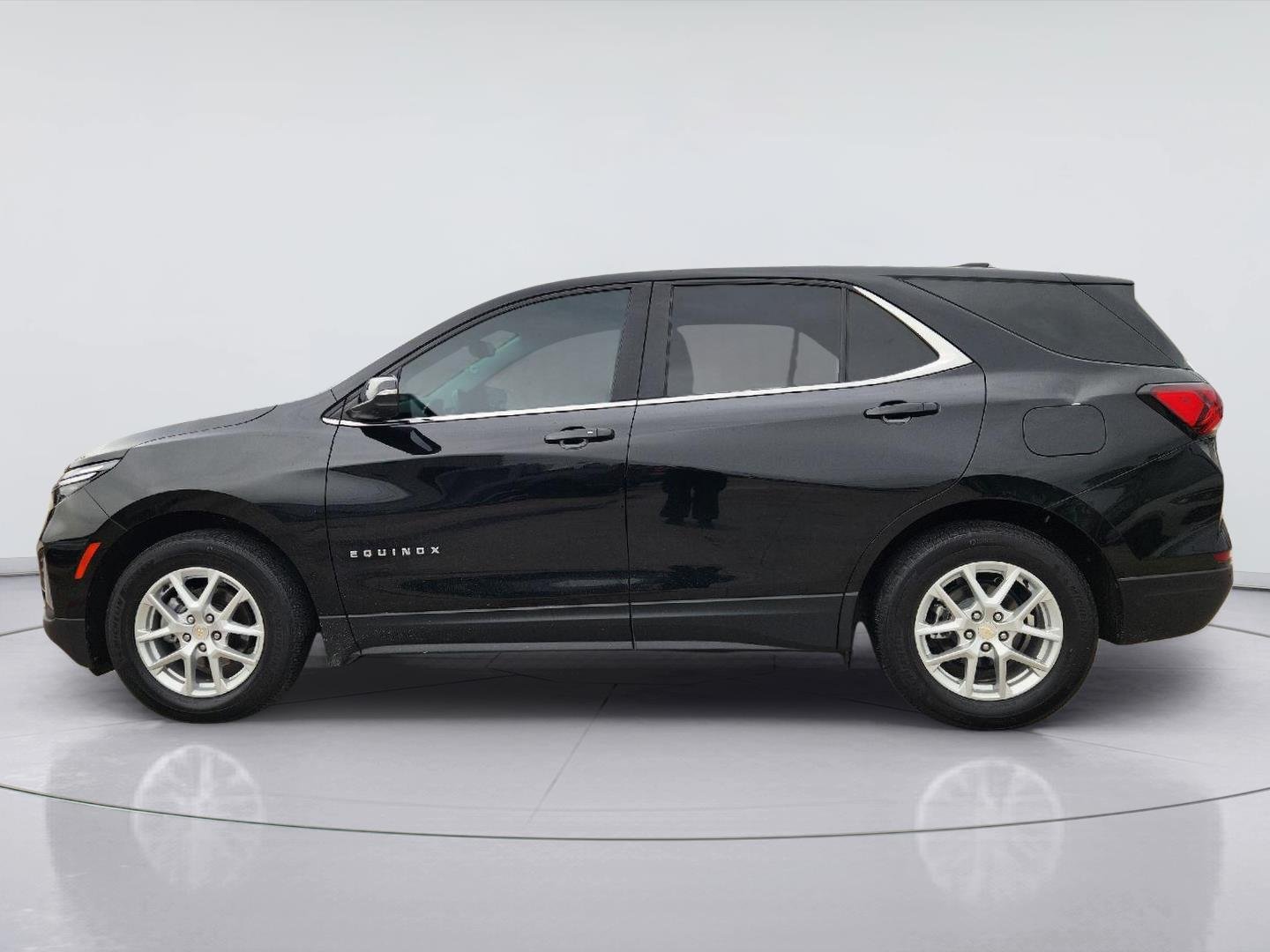2022 Chevrolet Equinox photo 4 of 33