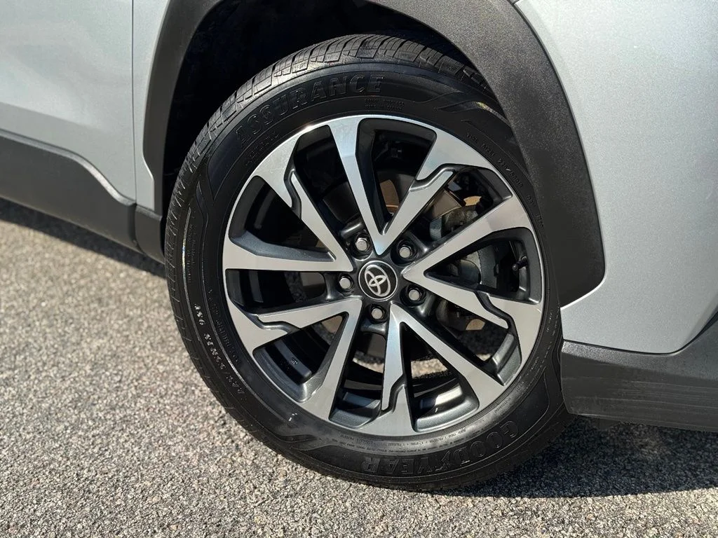 Used 2025 Silver Toyota XLE image 5