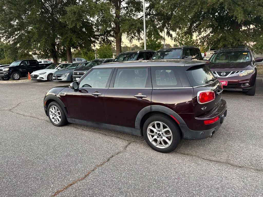 Used 2017 Red MINI Clubman image 4