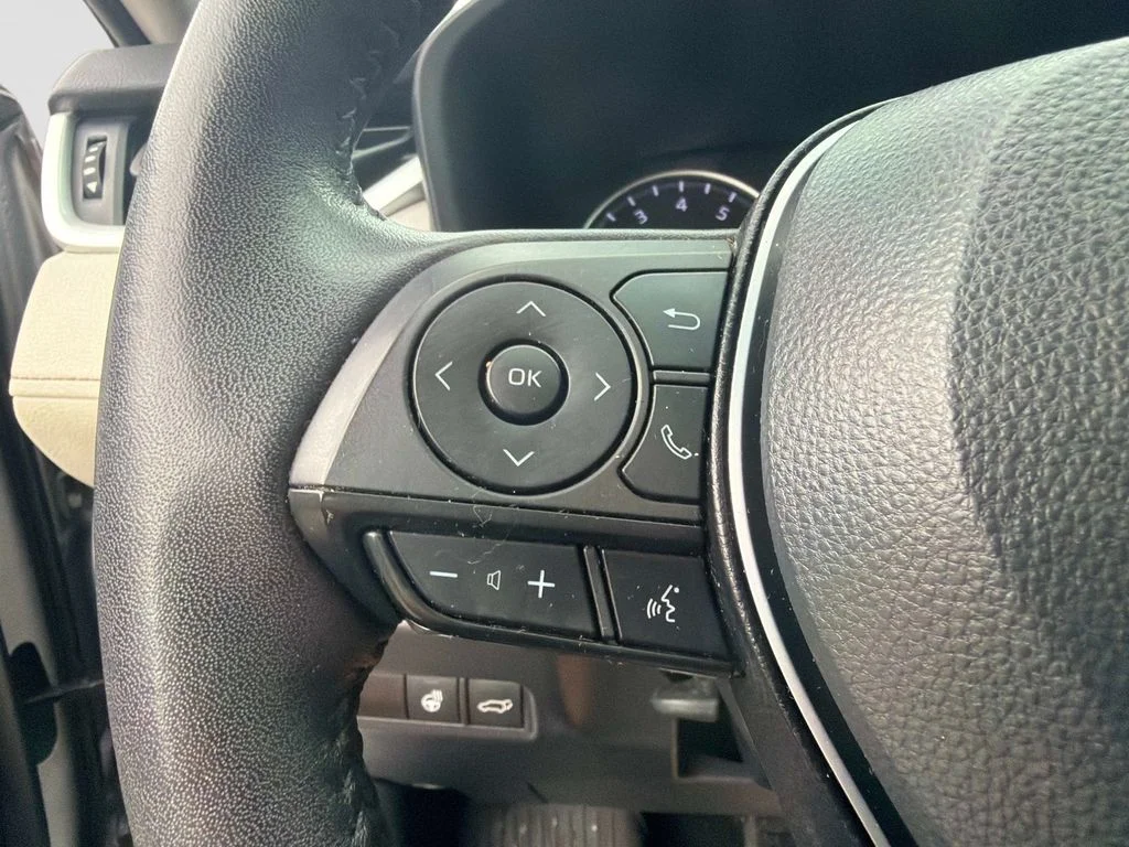 Used 2022 Silver Toyota XLE Premium image 30