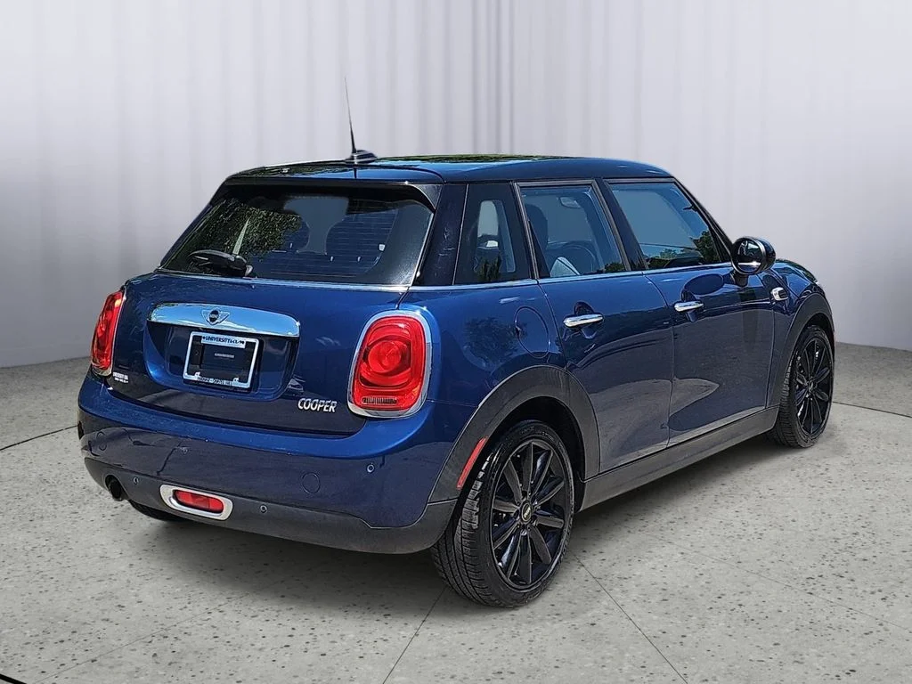 Used 2018 Blue MINI Base image 3