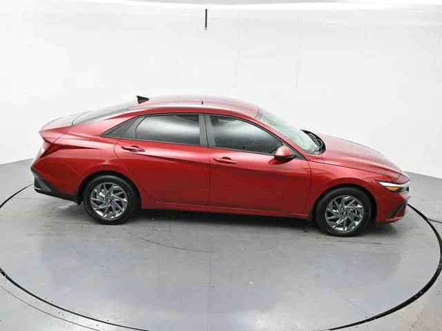 Used 2024 Ultimate Red Hyundai SEL image 35