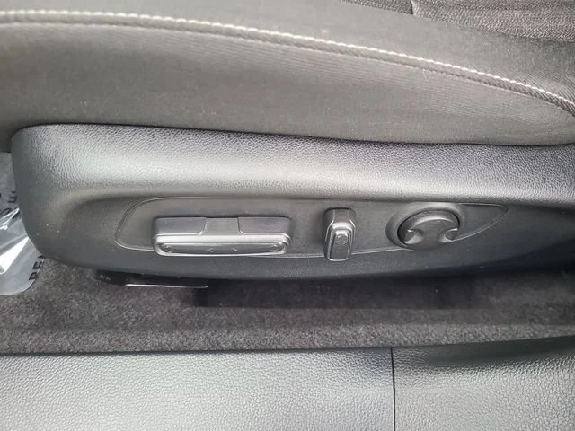 Used 2025 Gray Honda SE image 22