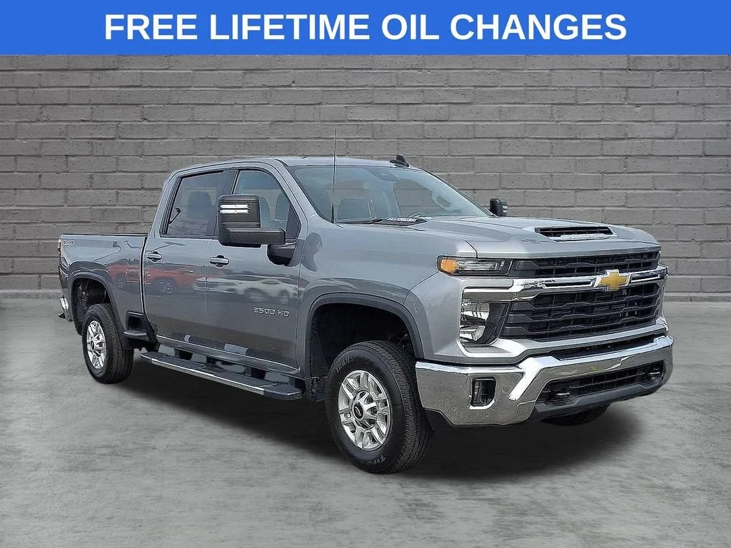 Used 2025 Sterling Gray Metallic Chevrolet LT image 34