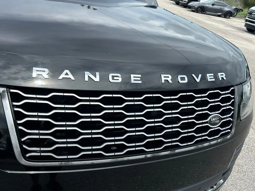 Used 2020 Santorini Black Land Rover HSE image 18