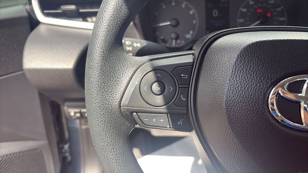 Used 2025  Toyota LE image 22