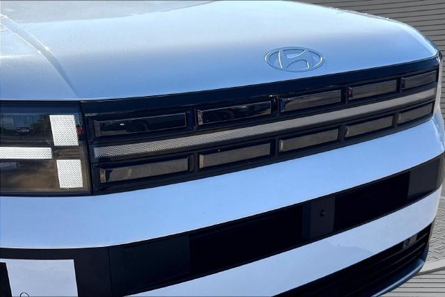 Used 2025 White Hyundai Limited image 36