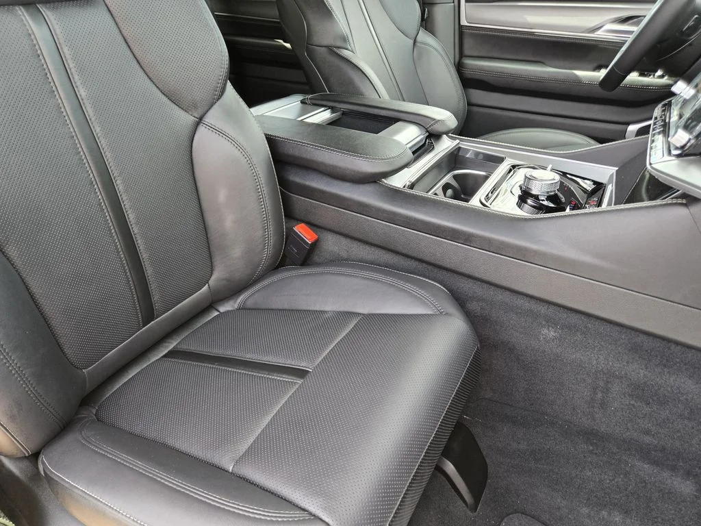 New 2026 Velvet Red Pearl-Coat Exterior Paint Jeep Limited Altitude image 7