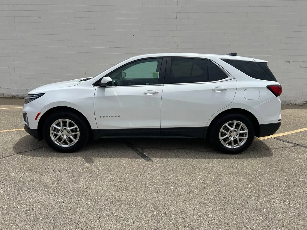 Used 2023 Summit White Chevrolet LT image 2