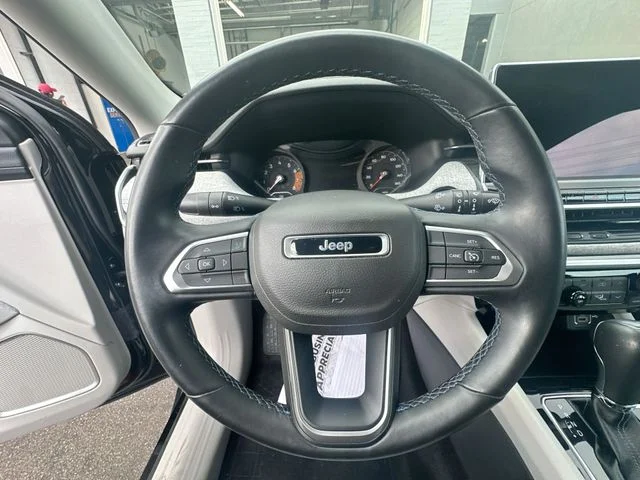 Used 2022 Black Jeep Latitude image 16