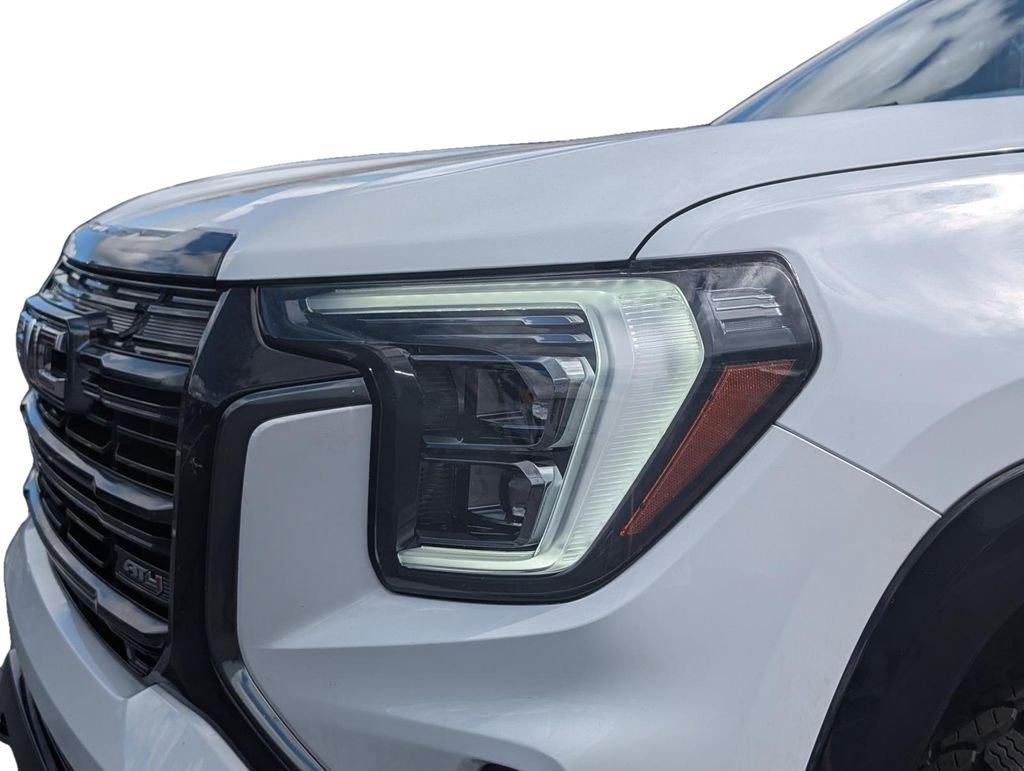 Used 2026 White GMC AT4 image 9