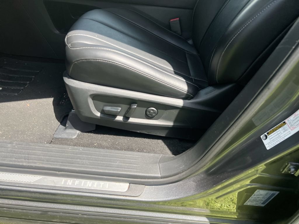 Used 2025 Gray INFINITI PURE image 13