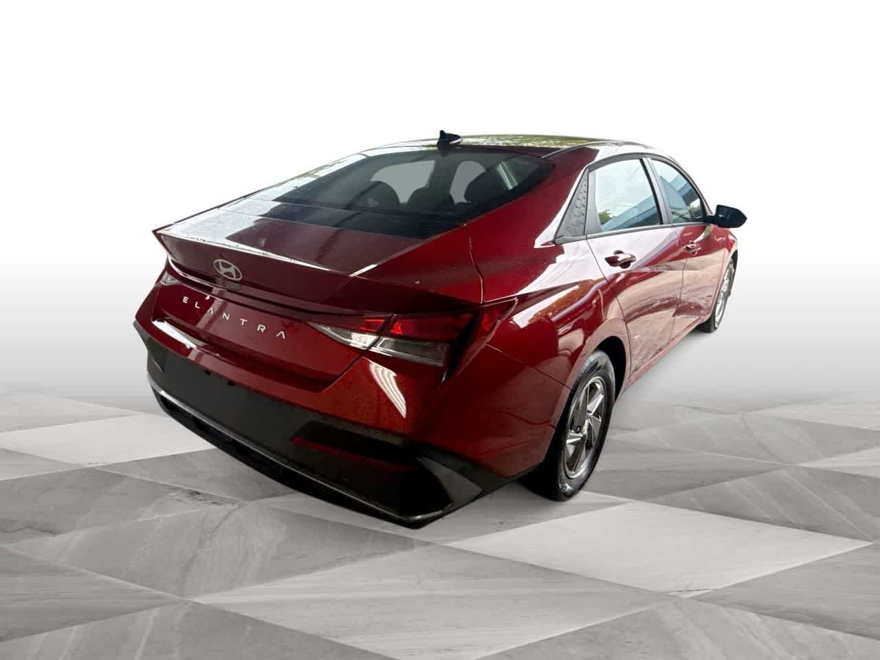 2025 Hyundai Elantra SE - Photo 8