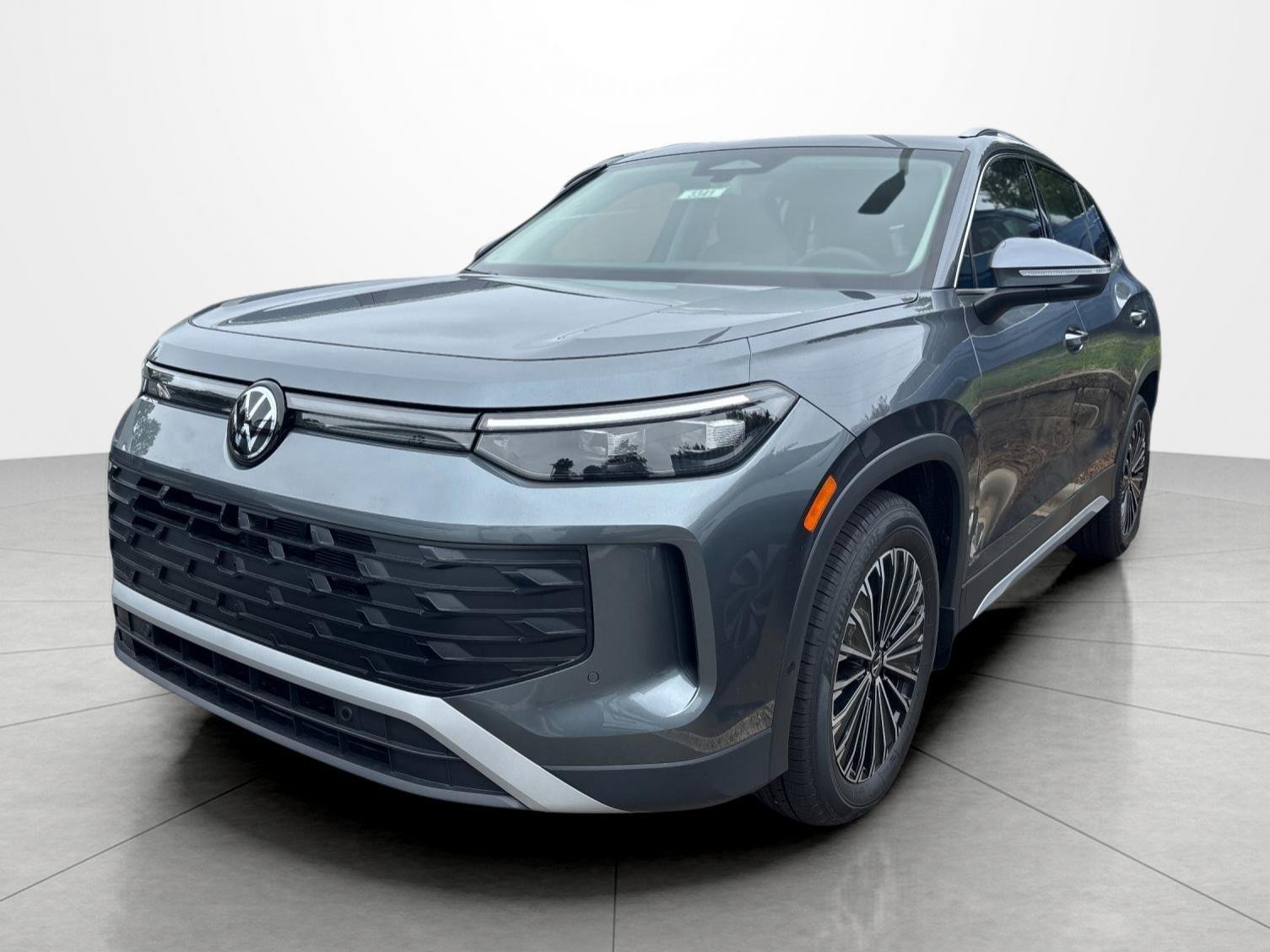New 2026 Platinum Gray Metallic Volkswagen S image 1