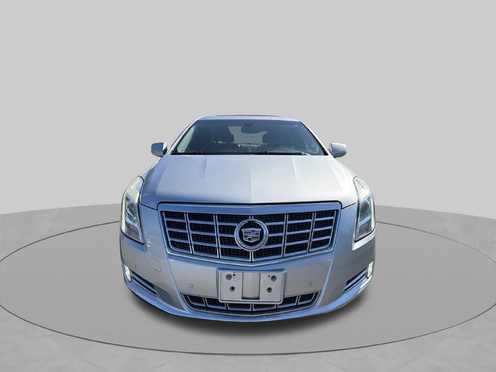Used 2013 Radiant Silver Metallic Cadillac Luxury image 11