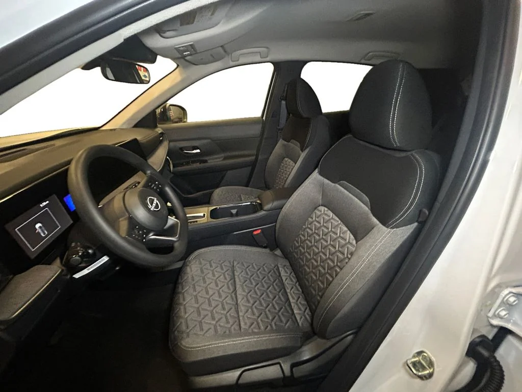 New 2026 Aspen White Nissan SV image 9