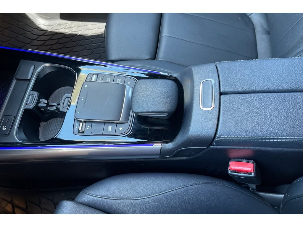Used 2021 Polar White Mercedes-Benz 250 image 32