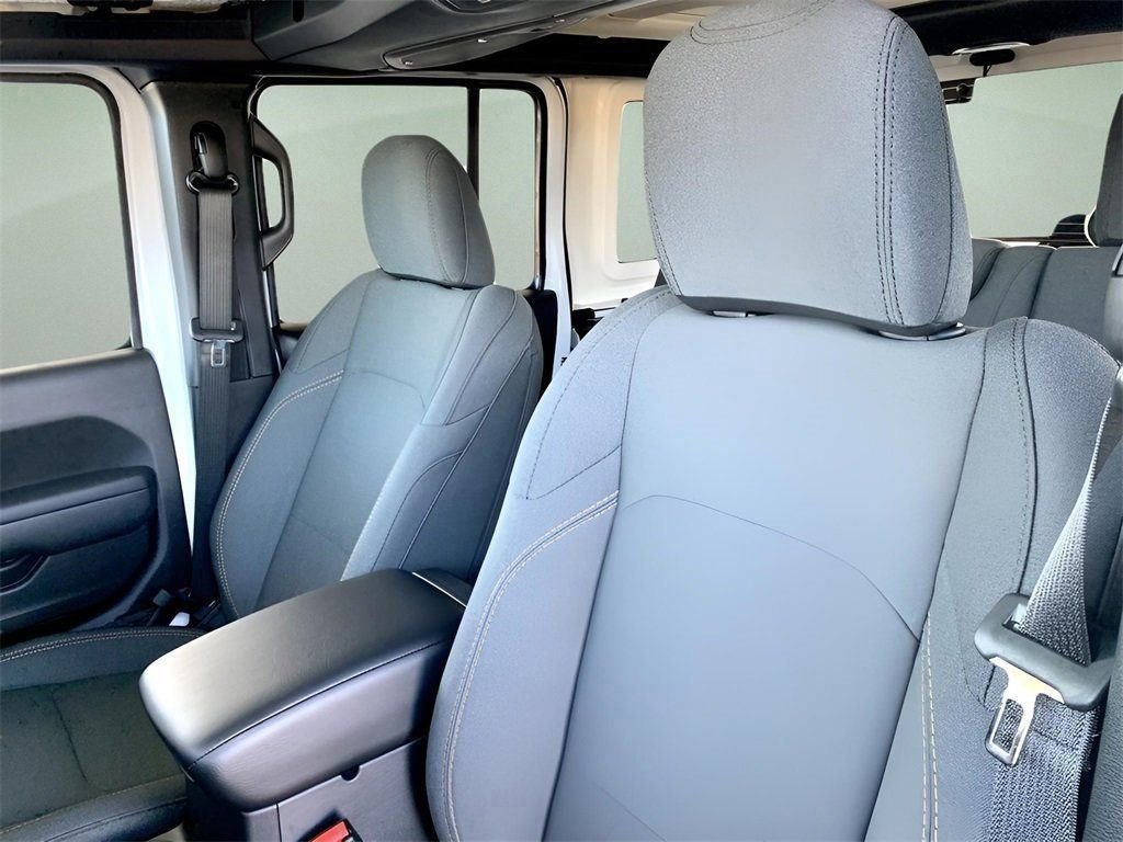 New 2026 Bright White Clear-Coat Exterior Paint Jeep Sport S image 16