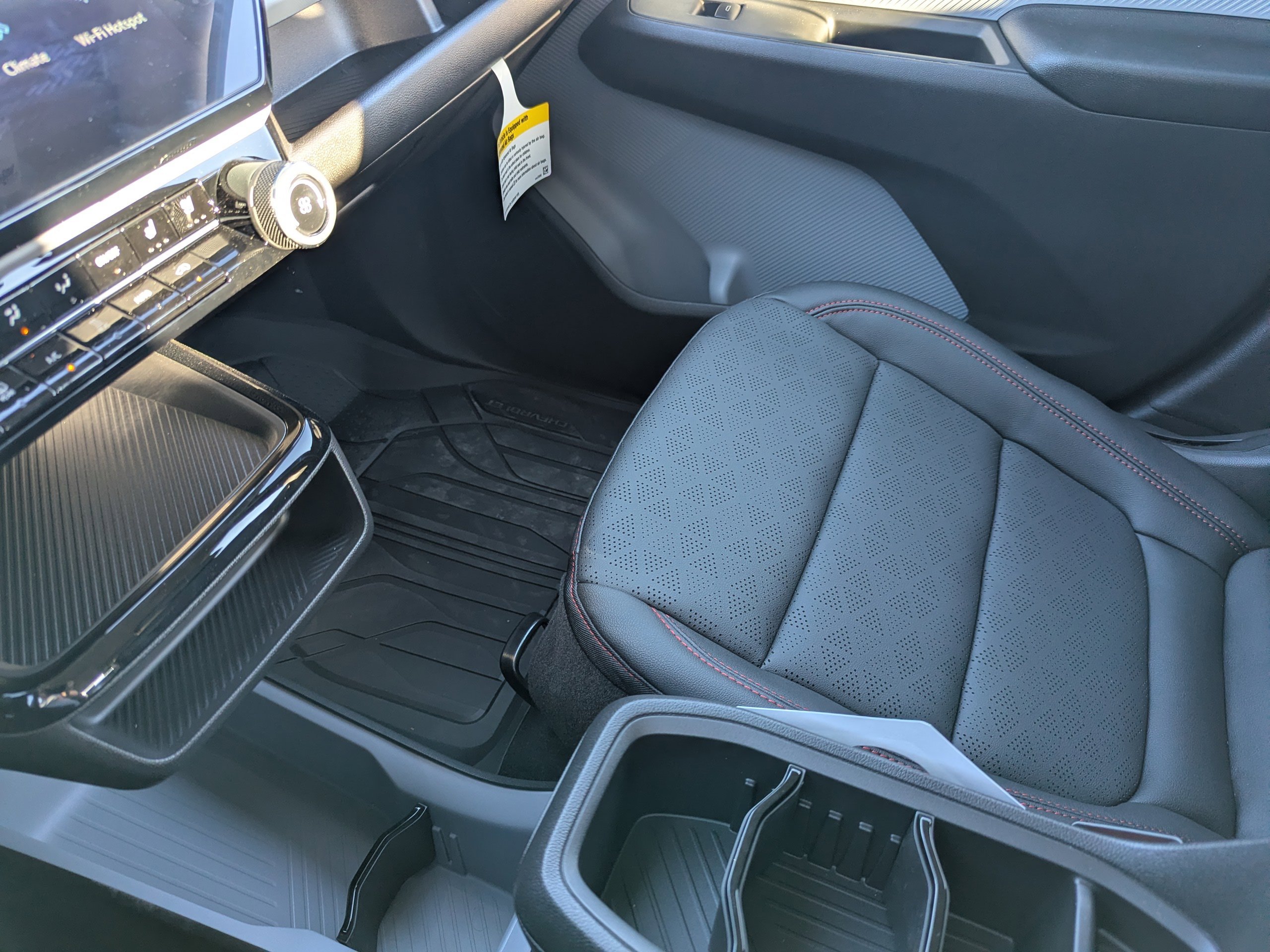 2027 Chevrolet Bolt RS - Photo 20