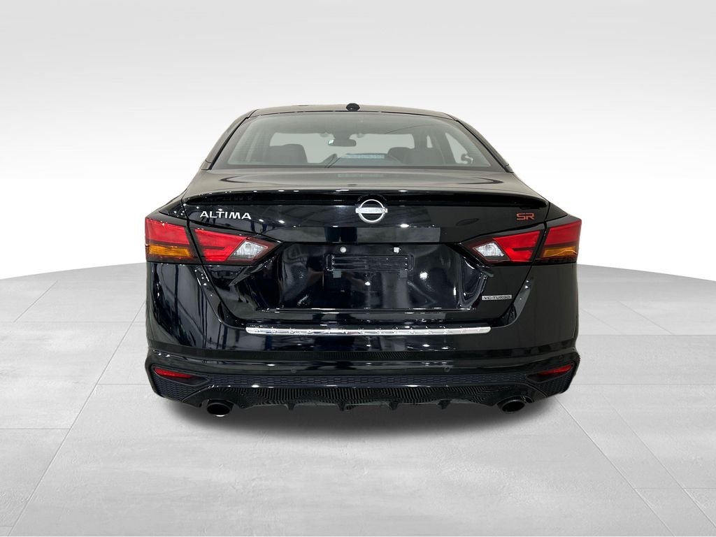 Used 2023 Black Nissan 2.0 SR image 4