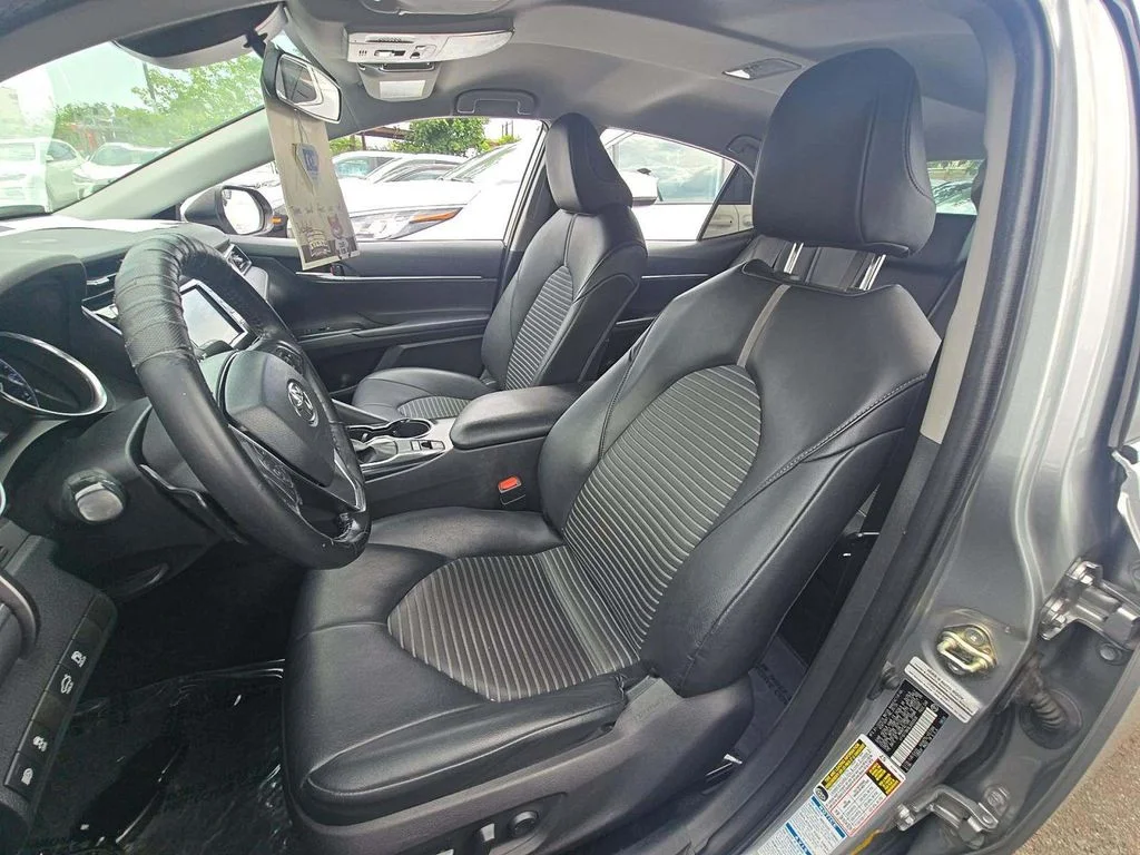 Used 2020 Silver Toyota  image 2