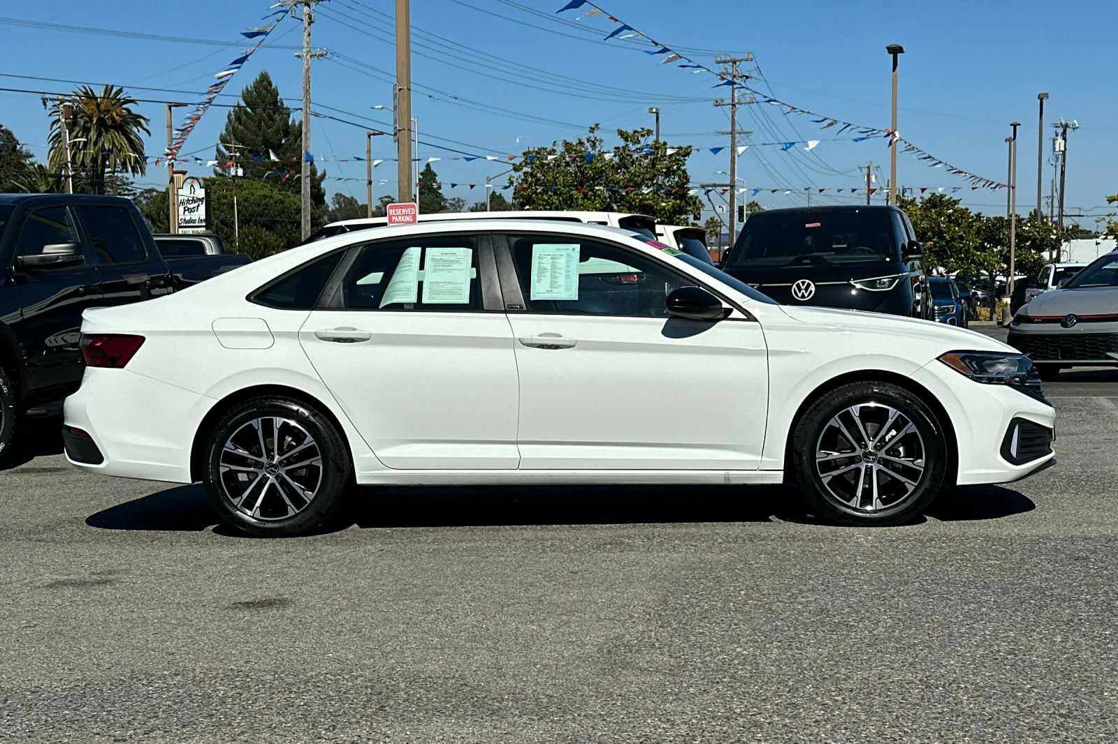 Used 2024 White Volkswagen 1.5T Sport image 3