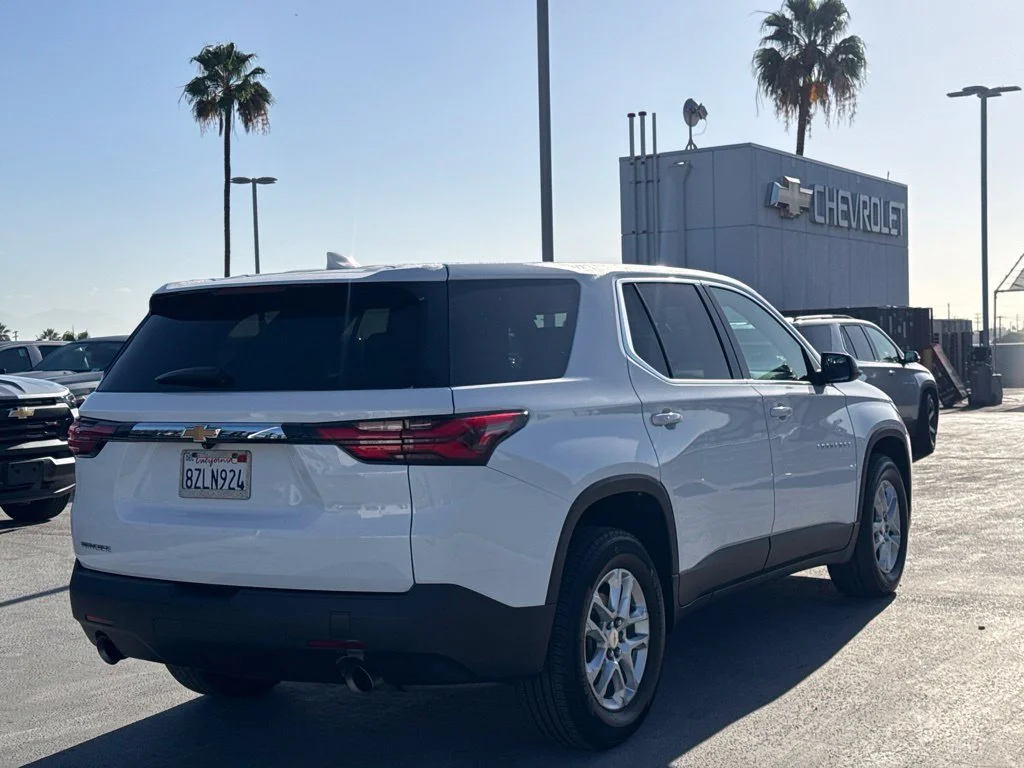Used 2022 SUMMIT WHITE Chevrolet LS image 5