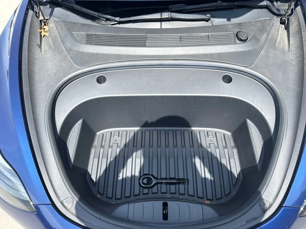 Used 2023 Deep Blue Metallic Tesla Base image 36