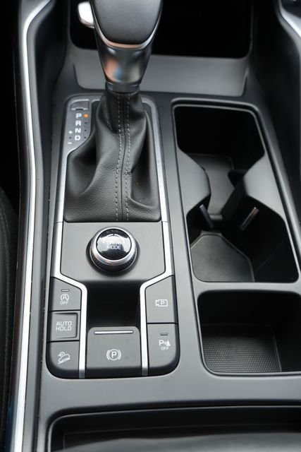 Used 2022 Black Kia EX image 41