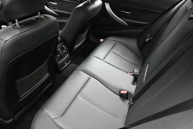 Used 2018 Red BMW 320i image 19