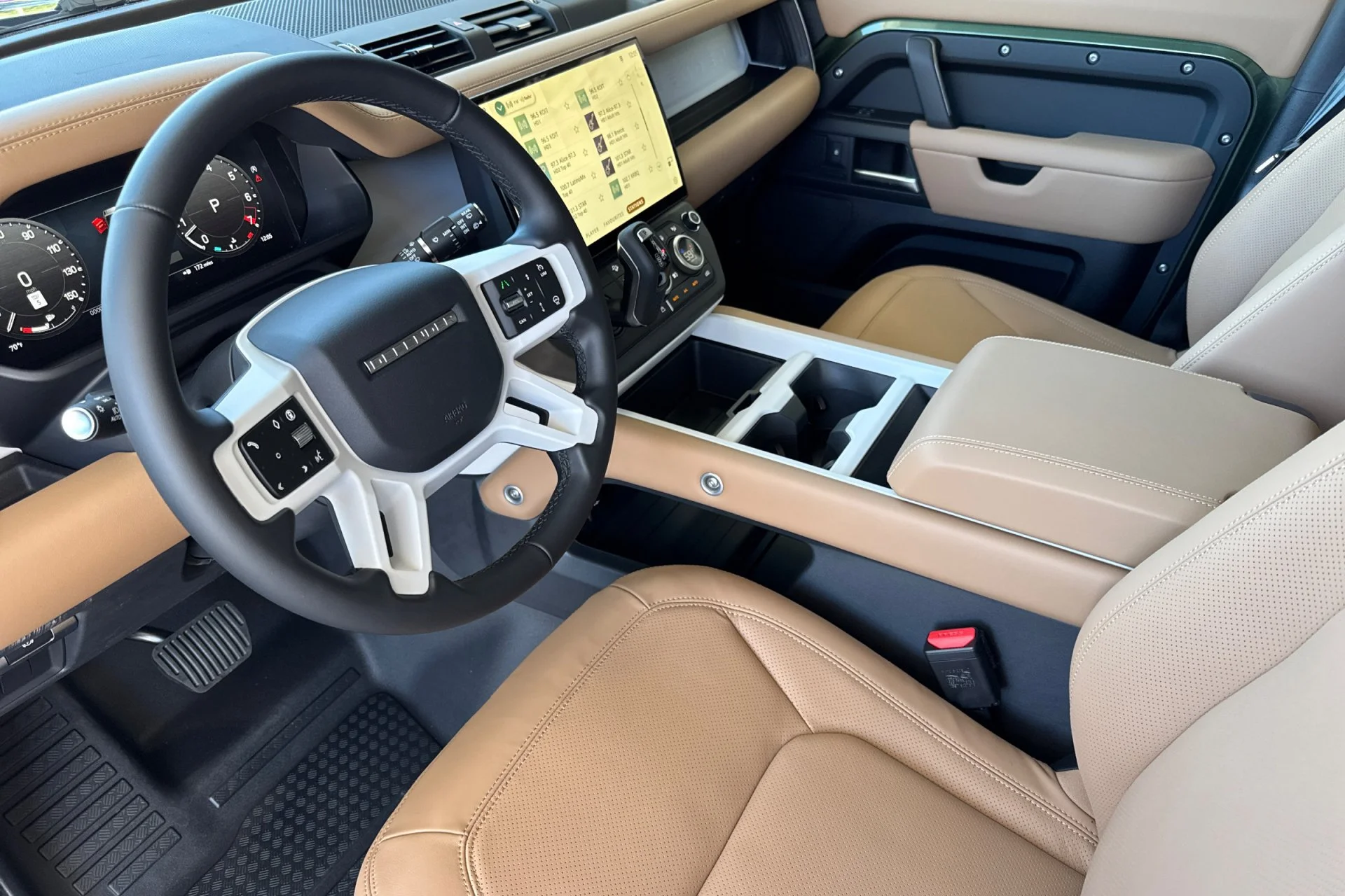 New 2026 Woolstone Green Land Rover S image 13