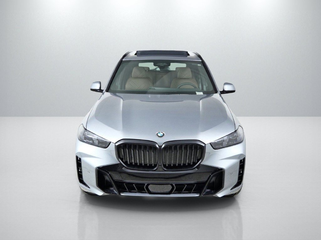 Used 2026 Skyscraper Grey Metallic BMW xDrive40i image 17