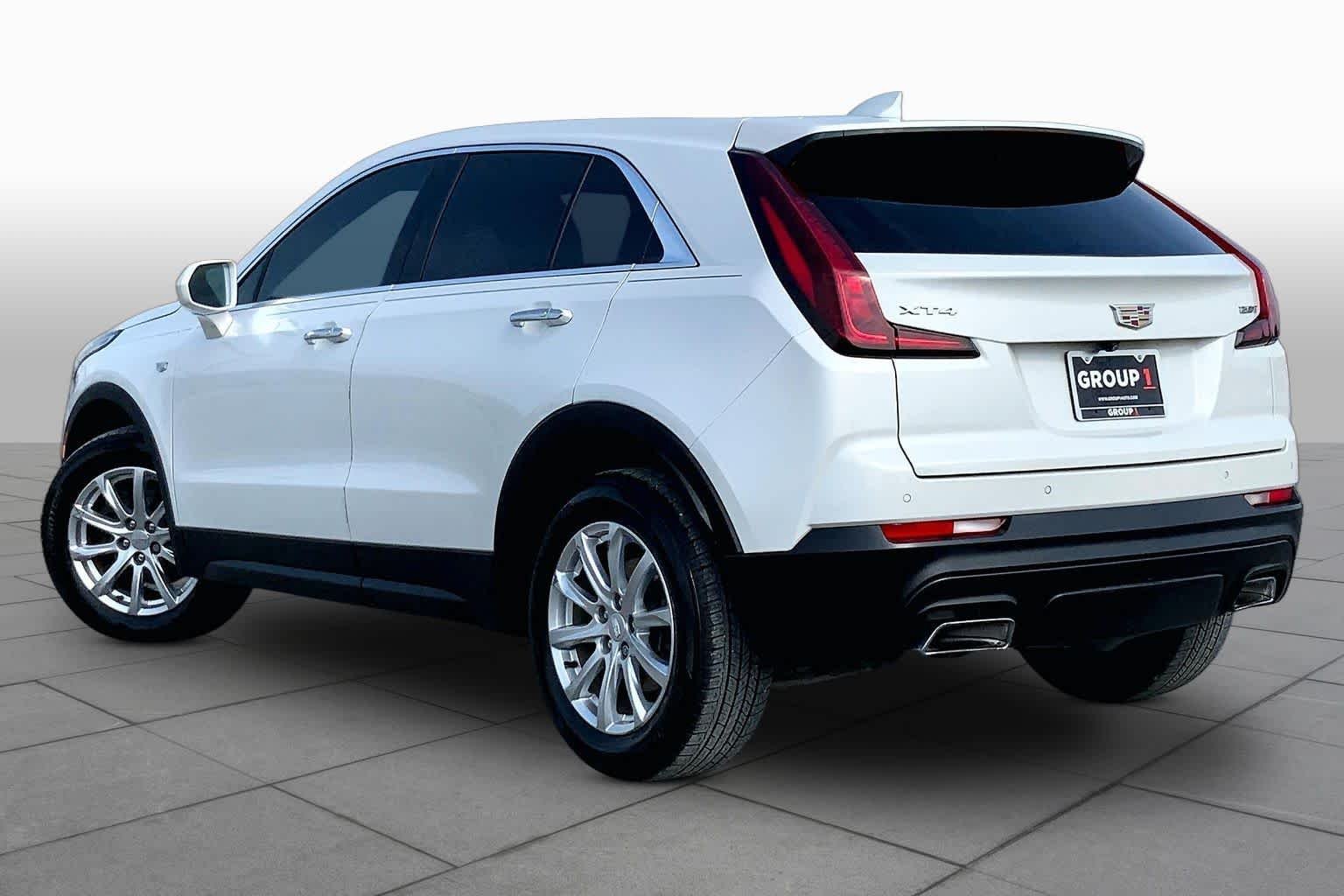 Used 2019 Crystal White Tricoat Cadillac FWD Luxury image 19