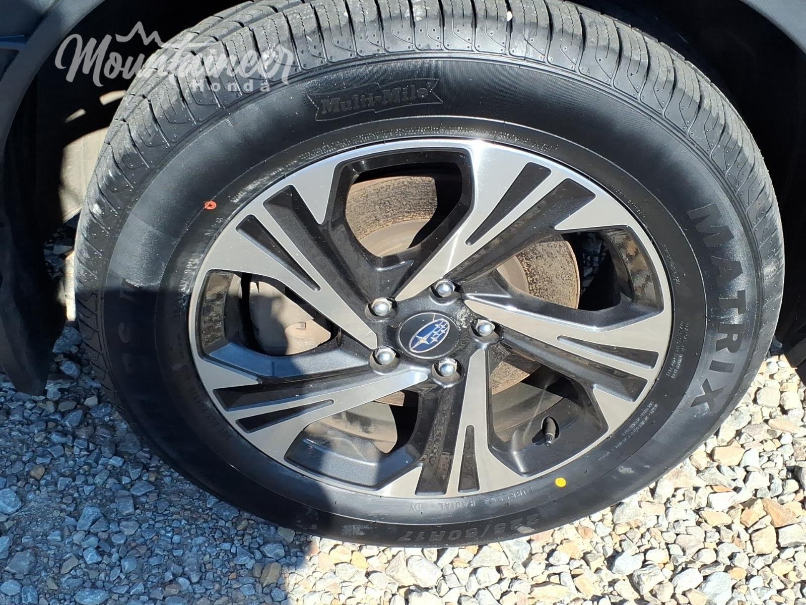 Used 2025 Sapphire Blue Pearl Subaru Premium image 11