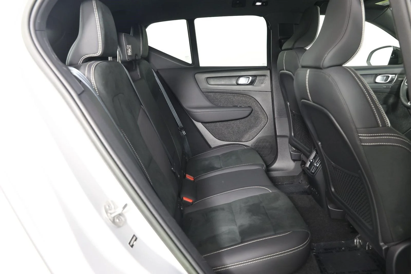 Used 2023 Silver Volvo Ultimate image 28