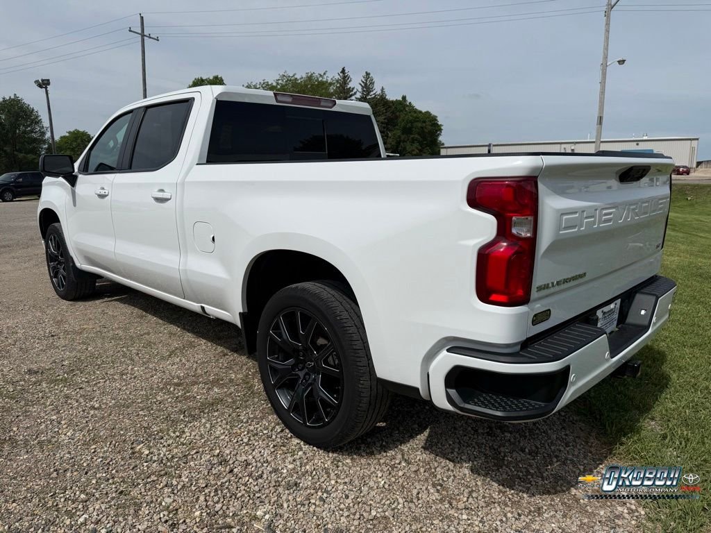 Used 2022 White Chevrolet RST image 5